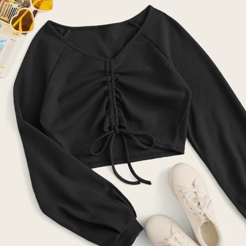 NWOT front scrunch tie top